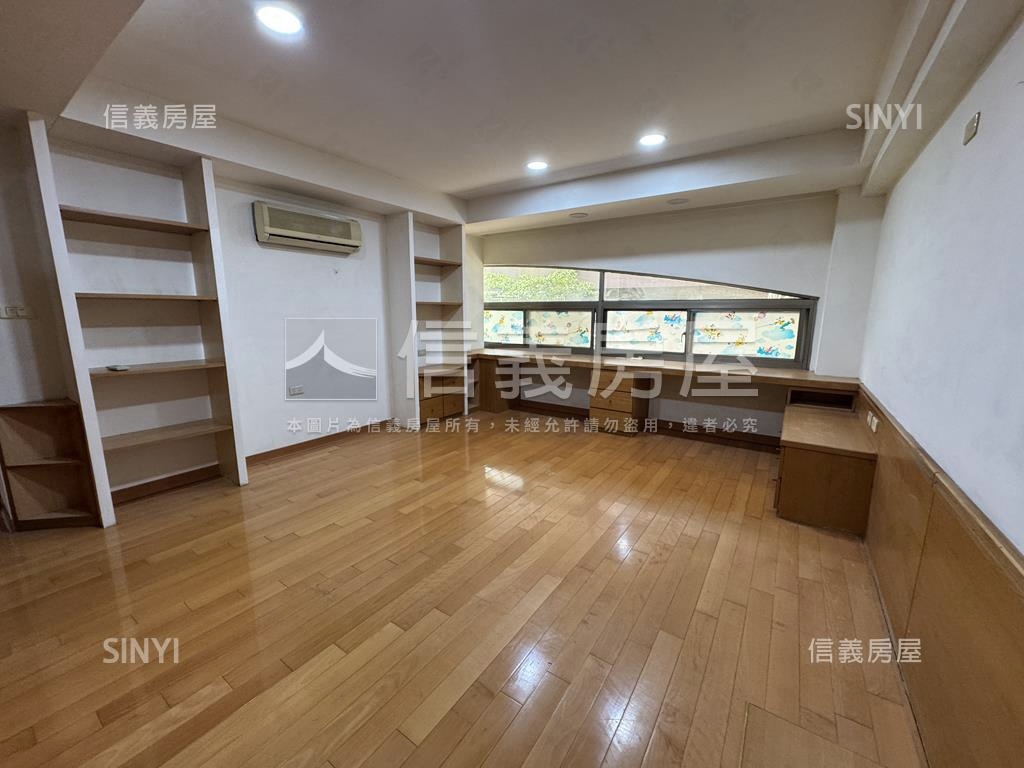 近未來捷運雙層店面＋車位房屋室內格局與周邊環境