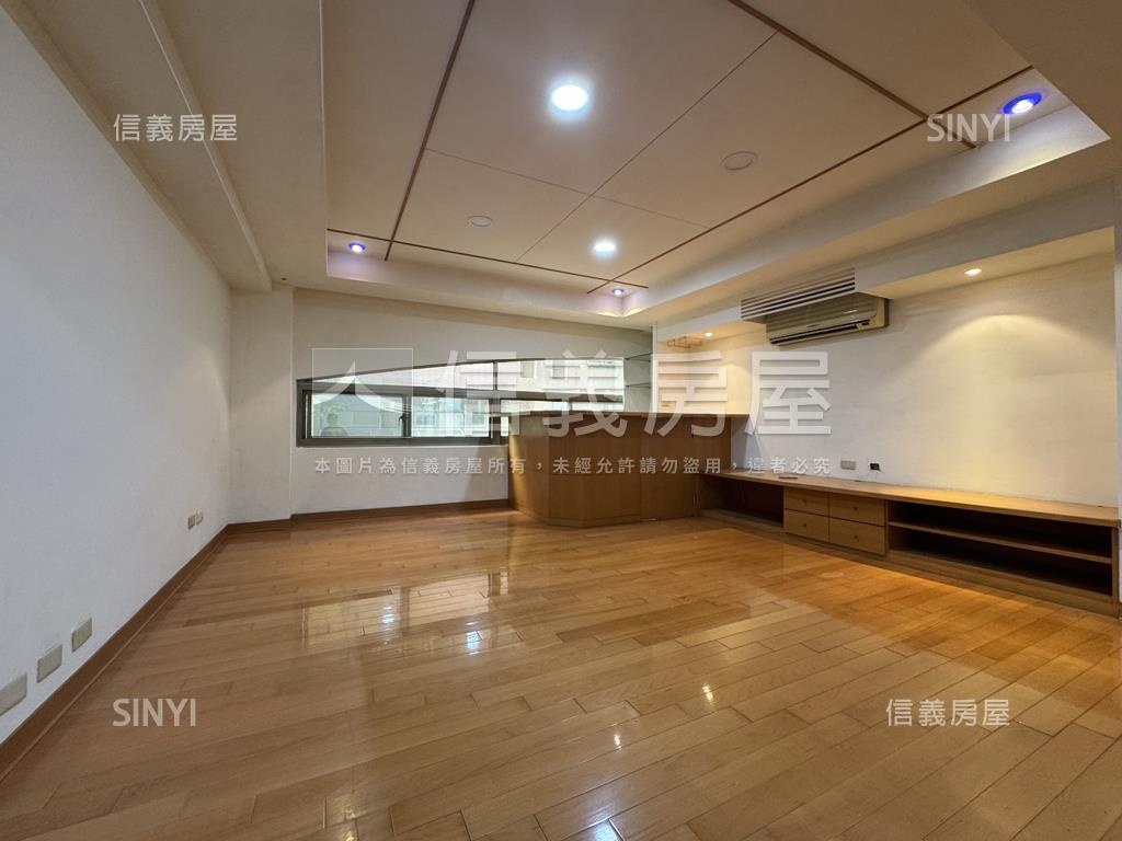 近未來捷運雙層店面＋車位房屋室內格局與周邊環境