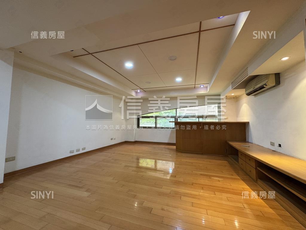 近未來捷運雙層店面＋車位房屋室內格局與周邊環境