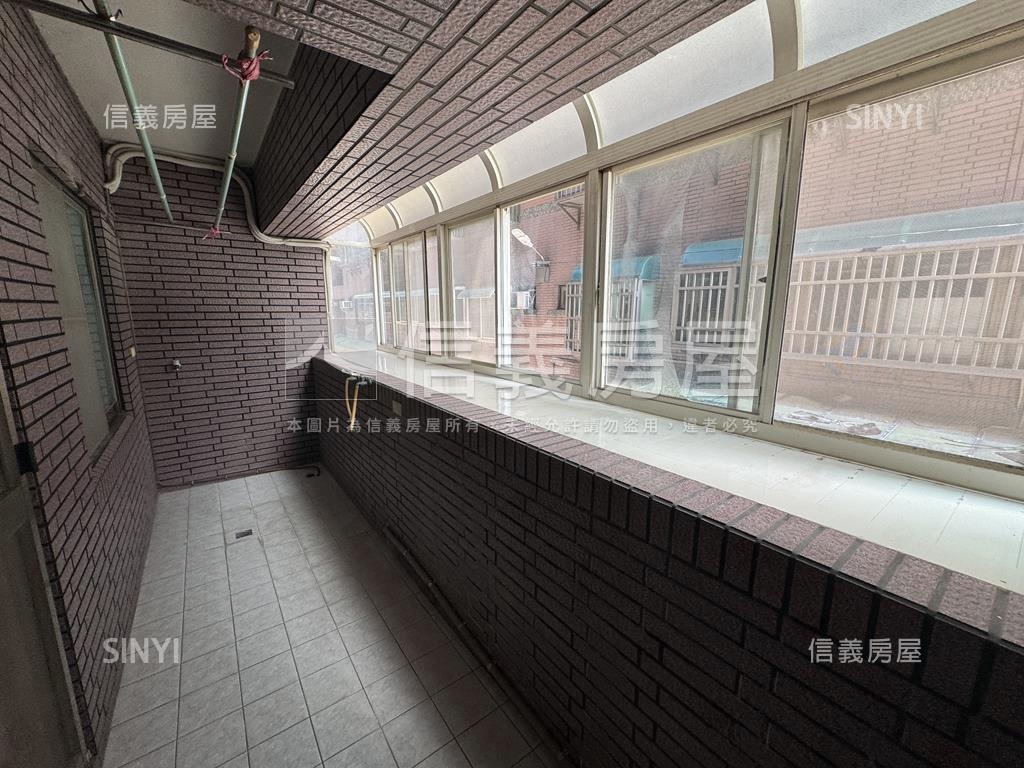 近未來捷運雙層店面＋車位房屋室內格局與周邊環境