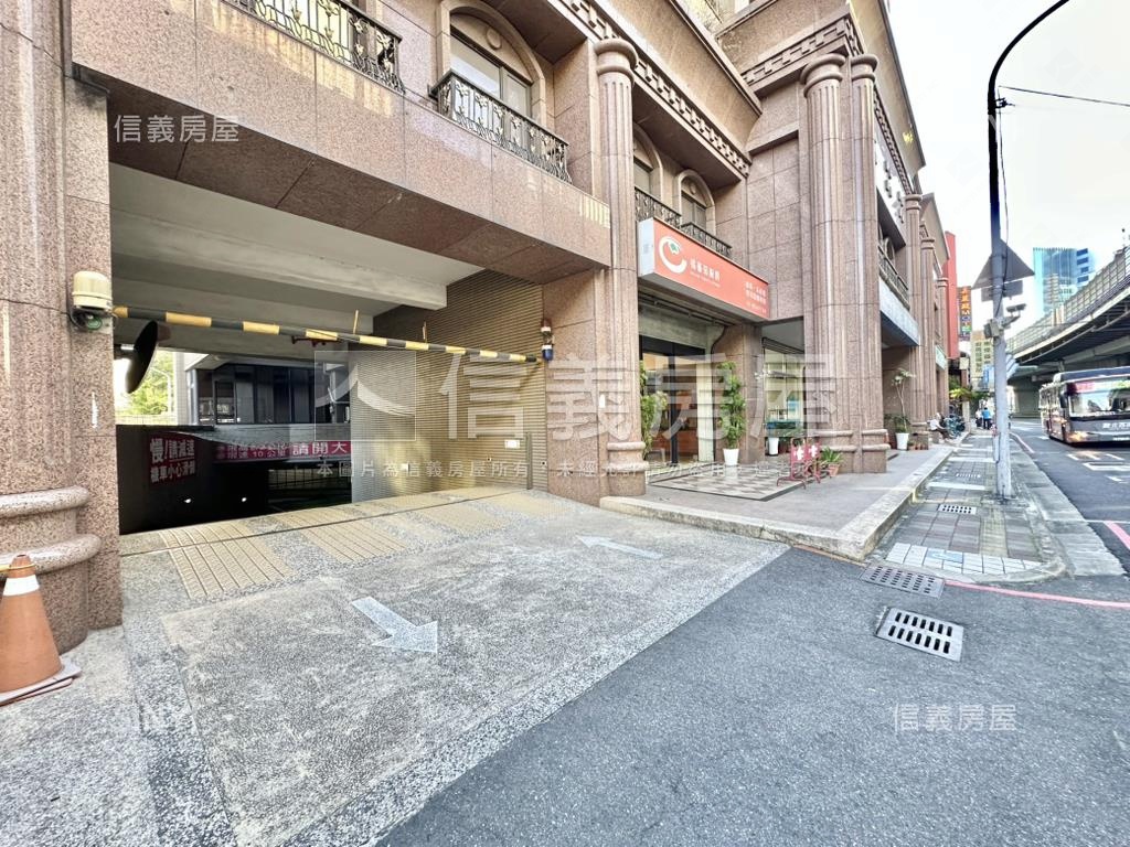 天囍後棟邊間採光附平車房屋室內格局與周邊環境
