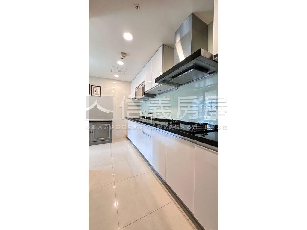 水世紀山河美景豪邸房屋室內格局與周邊環境