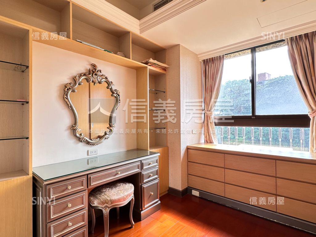 水世紀山河美景豪邸房屋室內格局與周邊環境