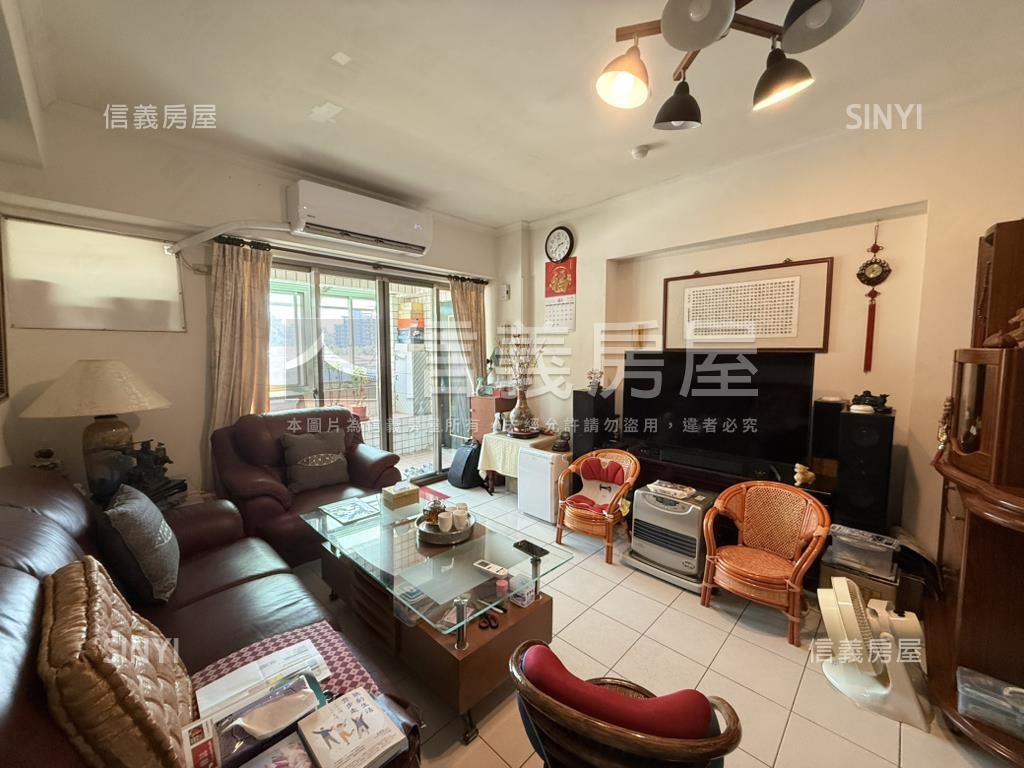 遠眺綠意警智三房房屋室內格局與周邊環境