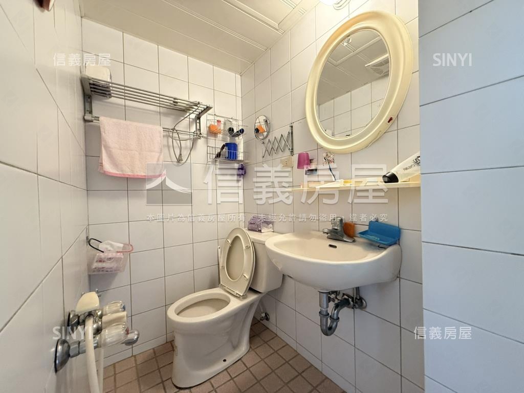 遠眺綠意警智三房房屋室內格局與周邊環境