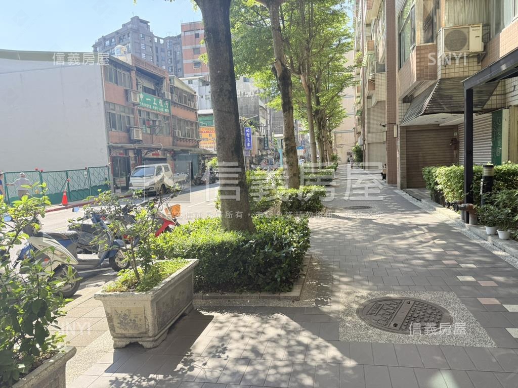 遠眺綠意警智三房房屋室內格局與周邊環境