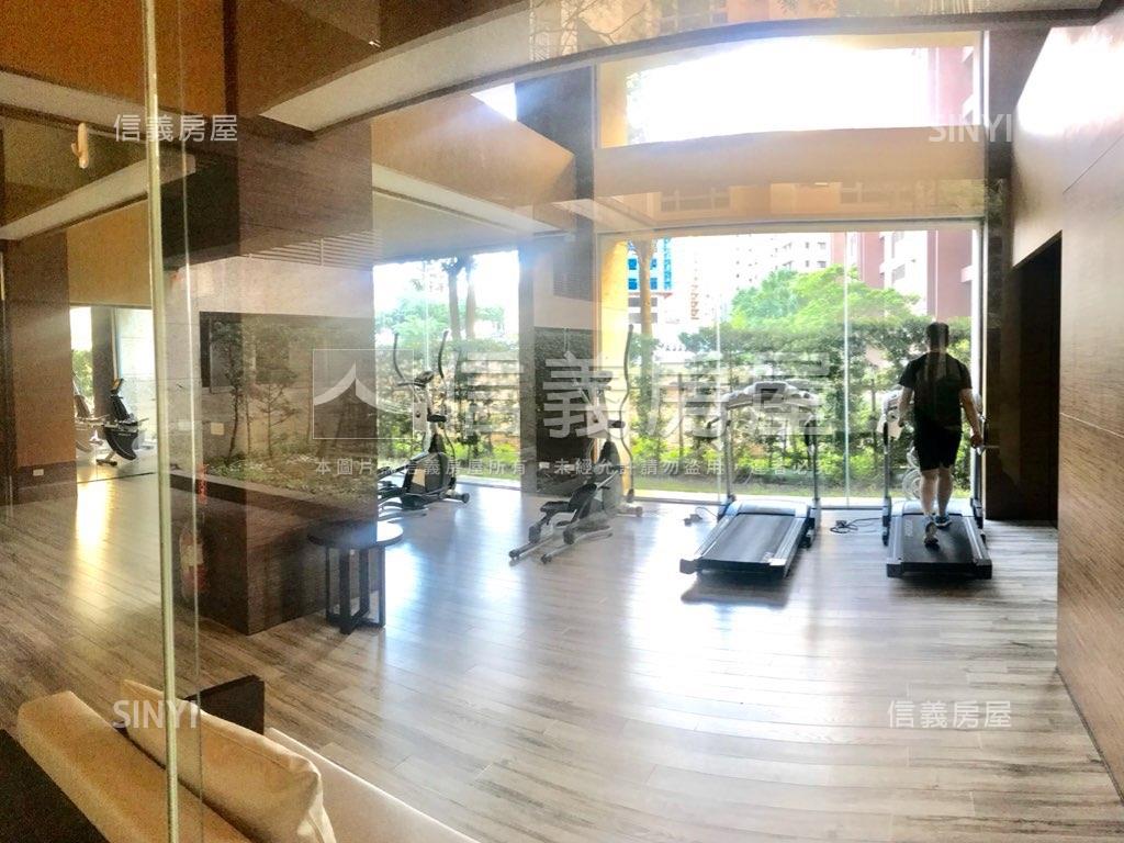 灣頂大屯山景３房房屋室內格局與周邊環境