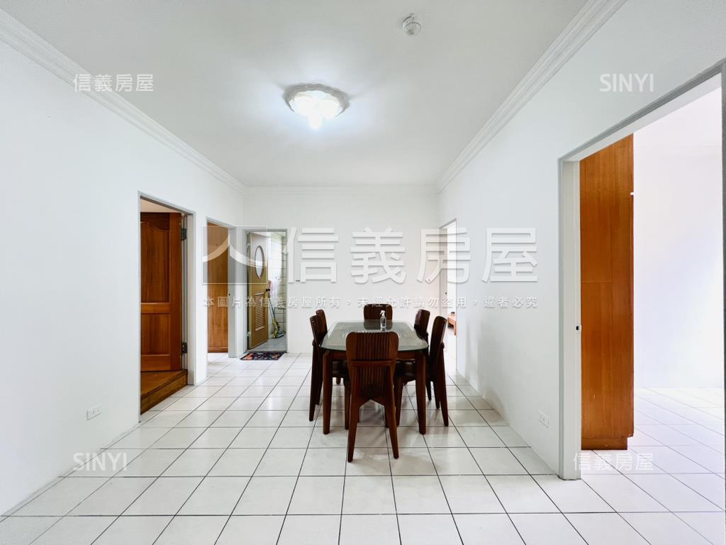 面河堤邊間電梯大四房房屋室內格局與周邊環境