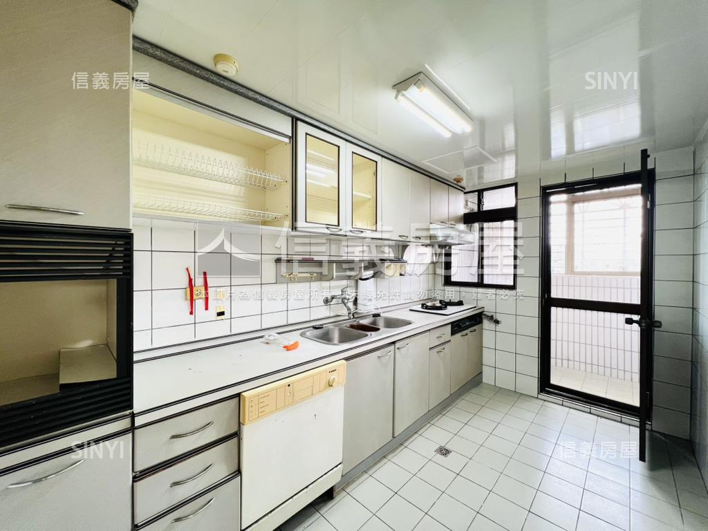 面河堤邊間電梯大四房房屋室內格局與周邊環境