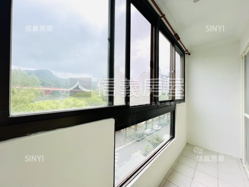 面河堤邊間電梯大四房房屋室內格局與周邊環境