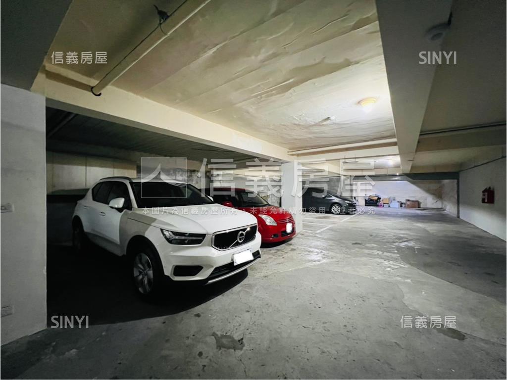 面河堤邊間電梯大四房房屋室內格局與周邊環境