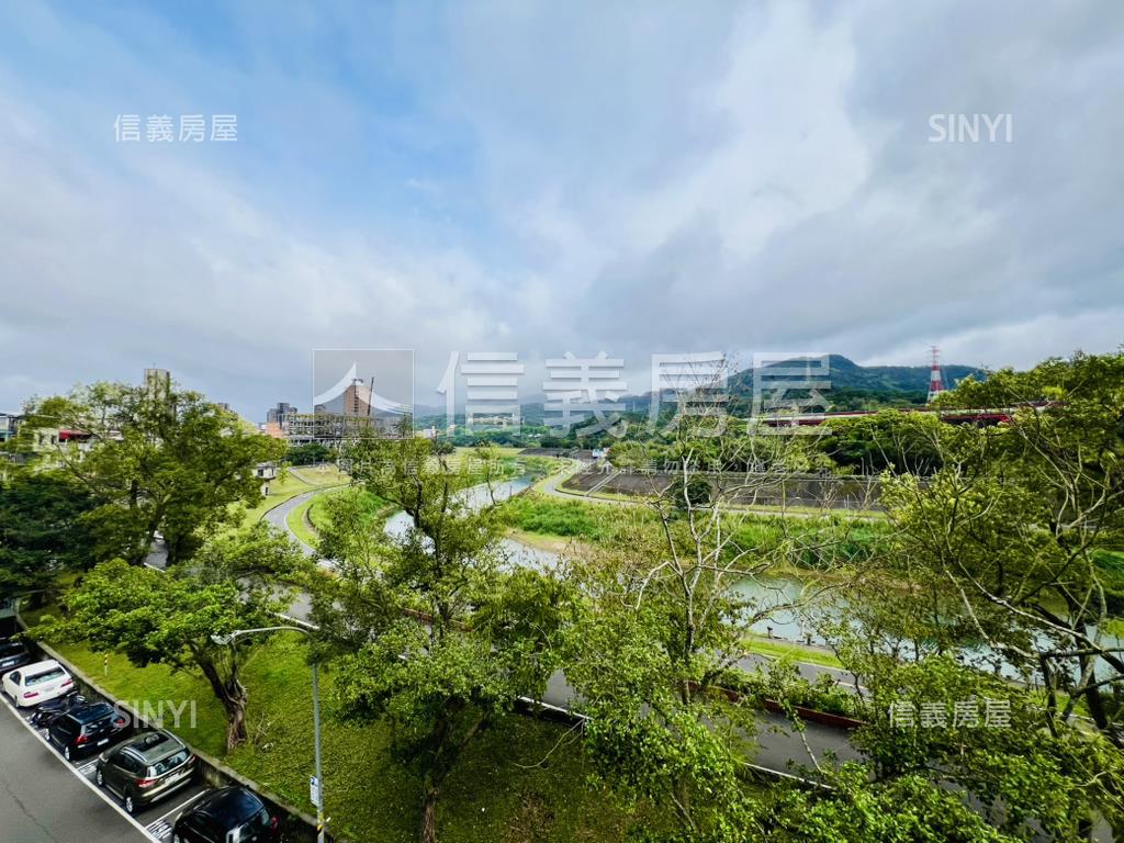 面河堤邊間電梯大四房房屋室內格局與周邊環境