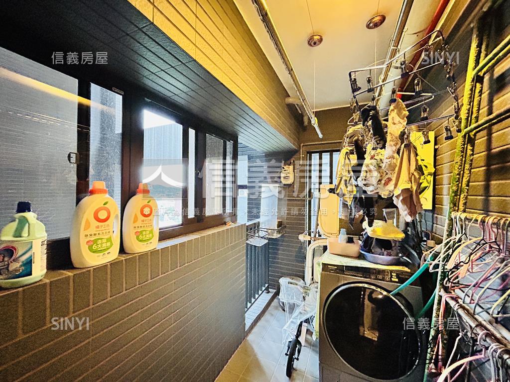 夕陽餘韻。面河景三房車位房屋室內格局與周邊環境