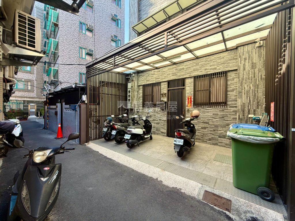 逢甲免千萬透天房屋室內格局與周邊環境