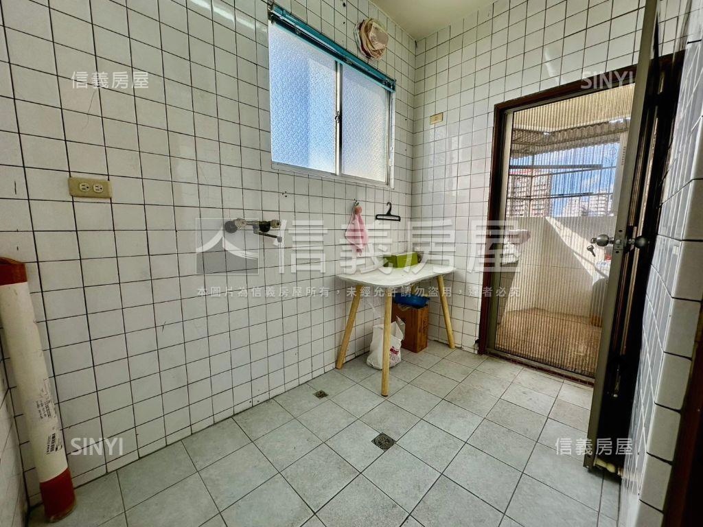 小資近捷運三房機能佳房屋室內格局與周邊環境