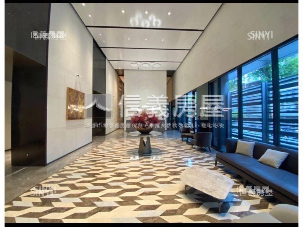 天母靜好美妝２房坡平車位房屋室內格局與周邊環境