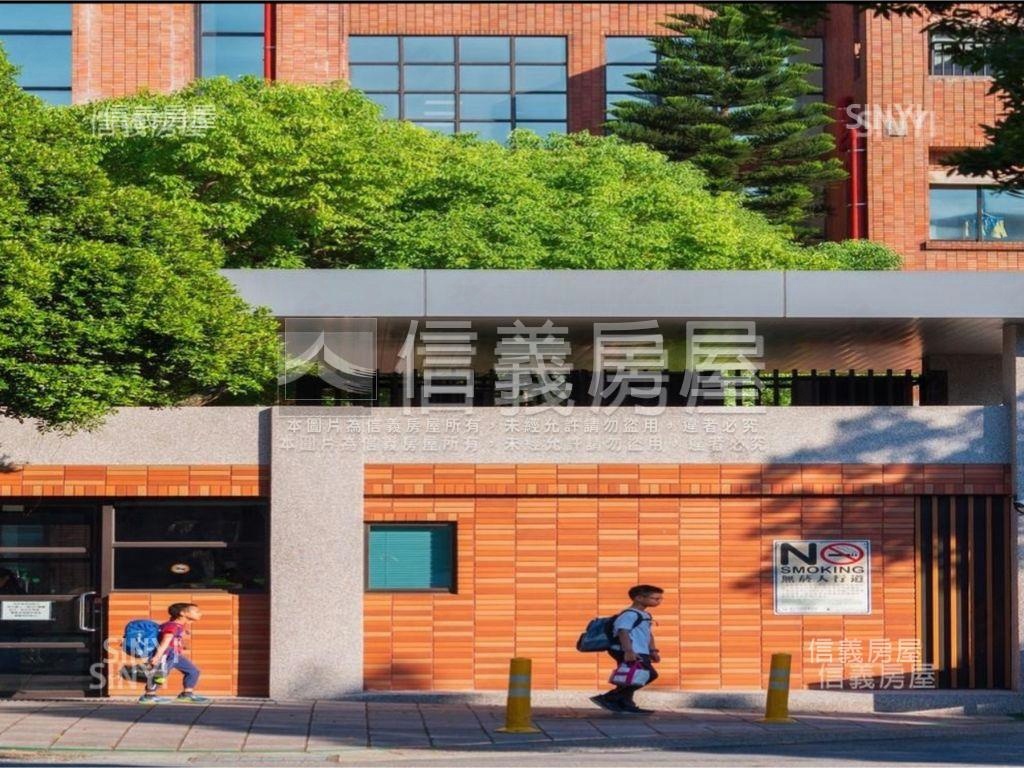 天母靜好美妝２房坡平車位房屋室內格局與周邊環境