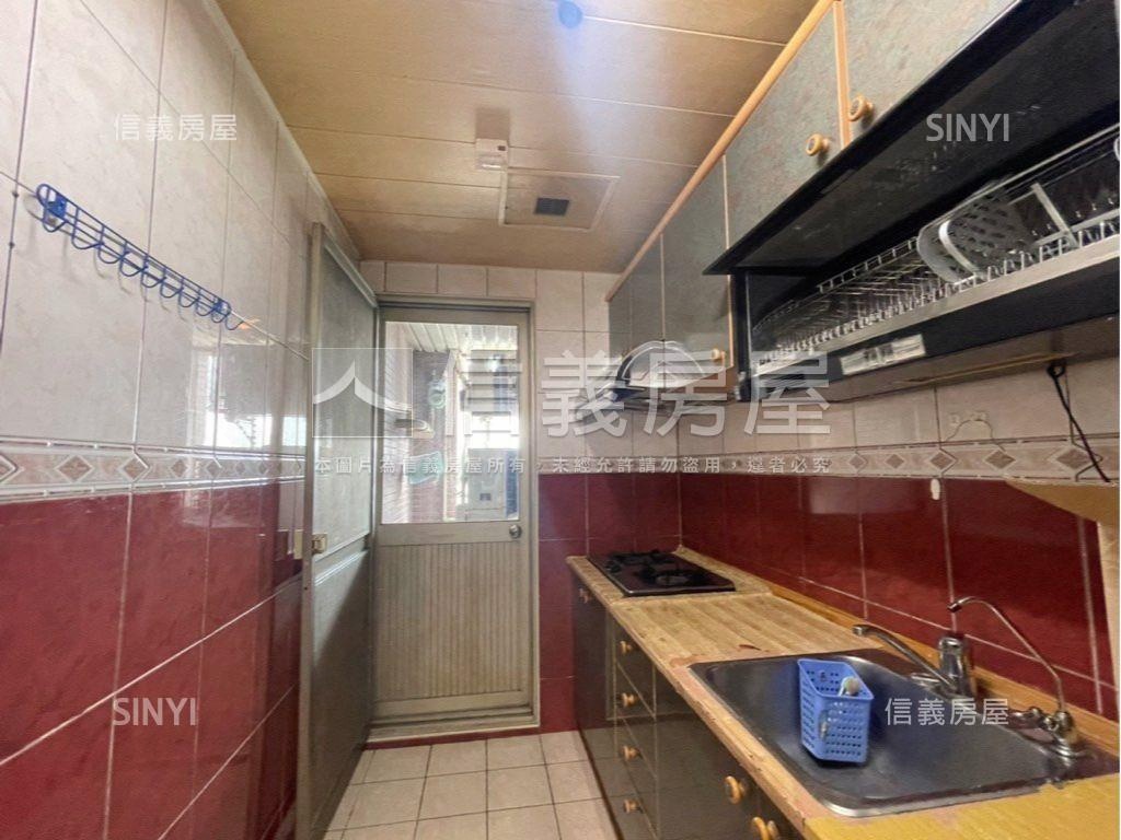 新灣區高樓景觀大三房平車房屋室內格局與周邊環境