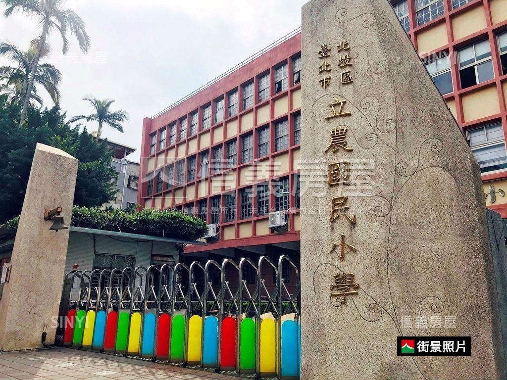 近唭哩岸站－獨立產權車位房屋室內格局與周邊環境
