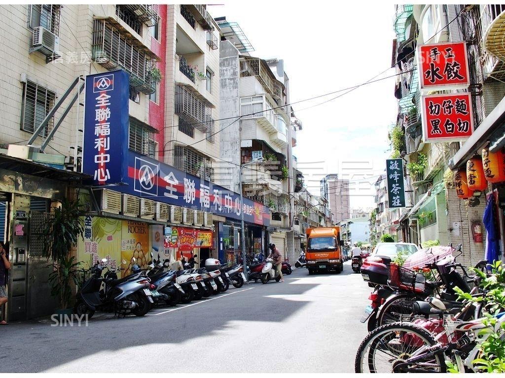 近唭哩岸站－獨立產權車位房屋室內格局與周邊環境