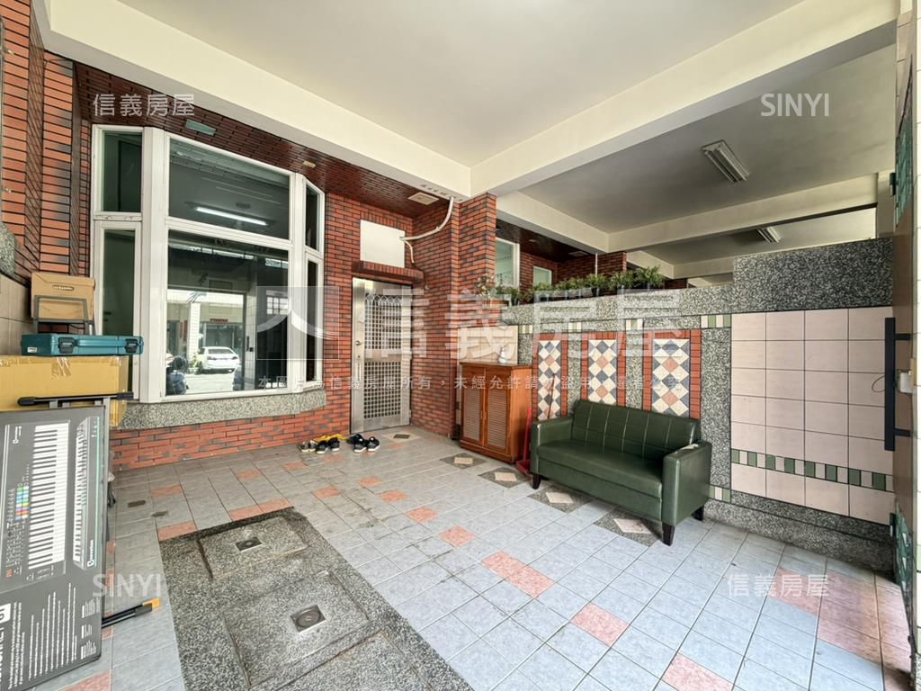 稀有正街透天房屋室內格局與周邊環境