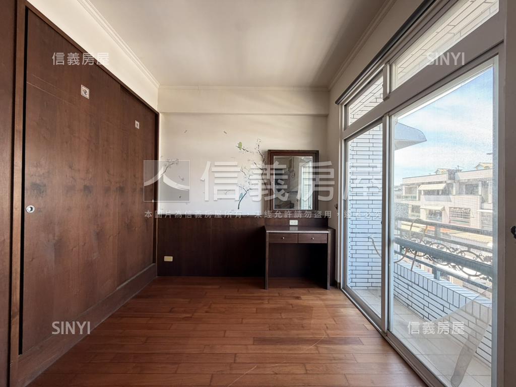稀有正街透天房屋室內格局與周邊環境
