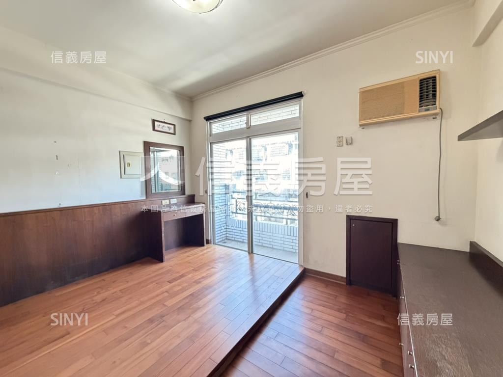 稀有正街透天房屋室內格局與周邊環境