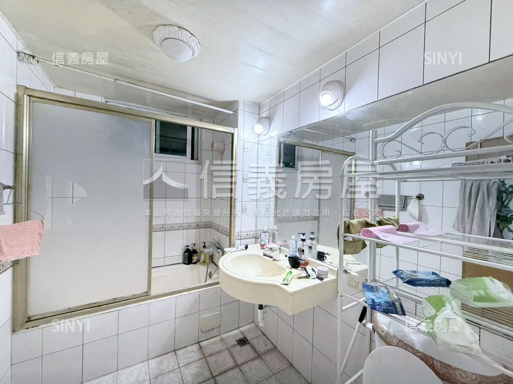 稀有正街透天房屋室內格局與周邊環境