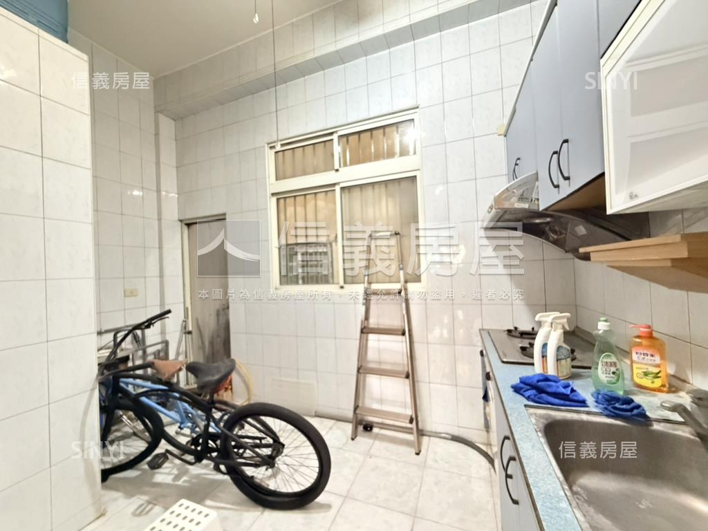 稀有正街透天房屋室內格局與周邊環境