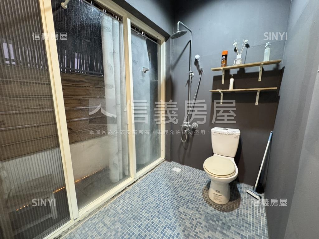 近中國醫精華角間店套房屋室內格局與周邊環境