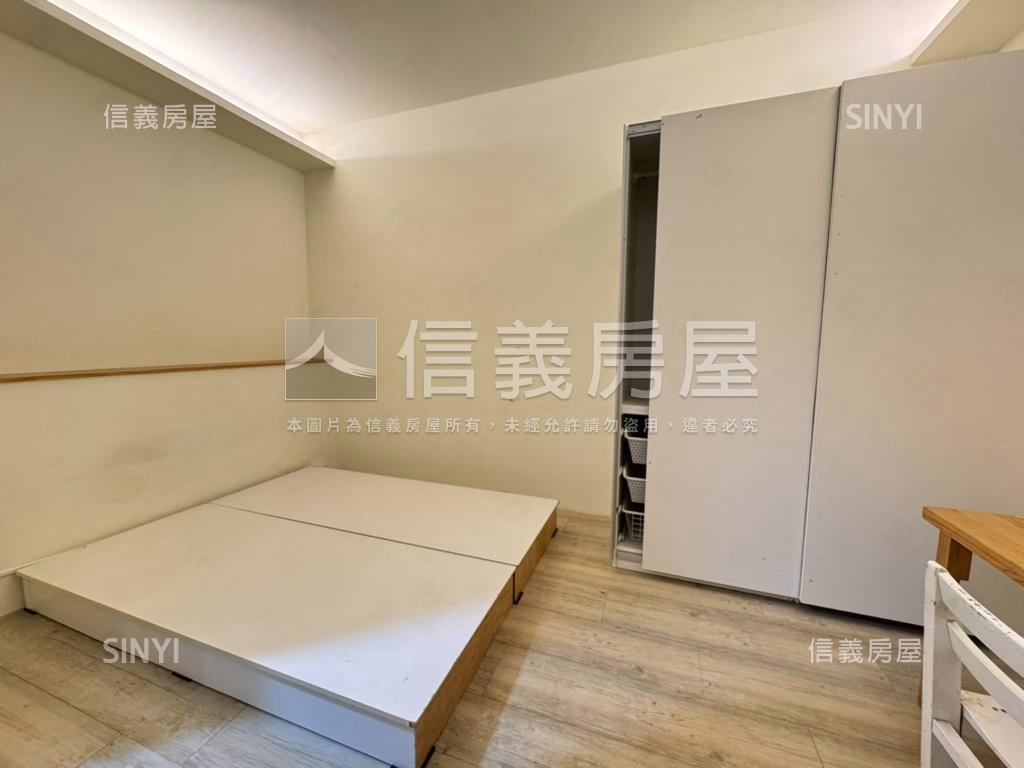 近中國醫精華角間店套房屋室內格局與周邊環境