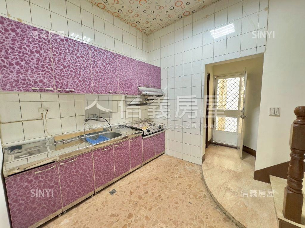 近未來三井正路精品店住房屋室內格局與周邊環境