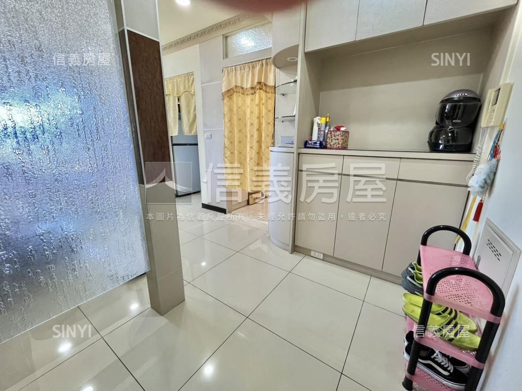 璟都江山裝潢兩房車位房屋室內格局與周邊環境