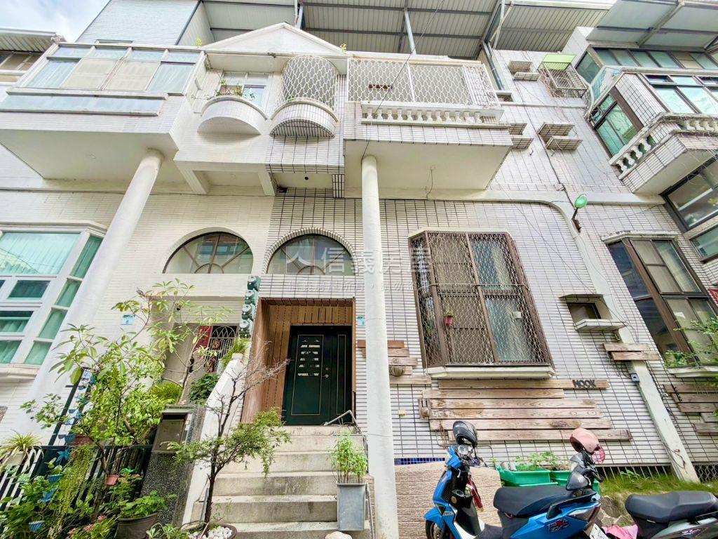 仁武國小旁美透天ＩＩ房屋室內格局與周邊環境