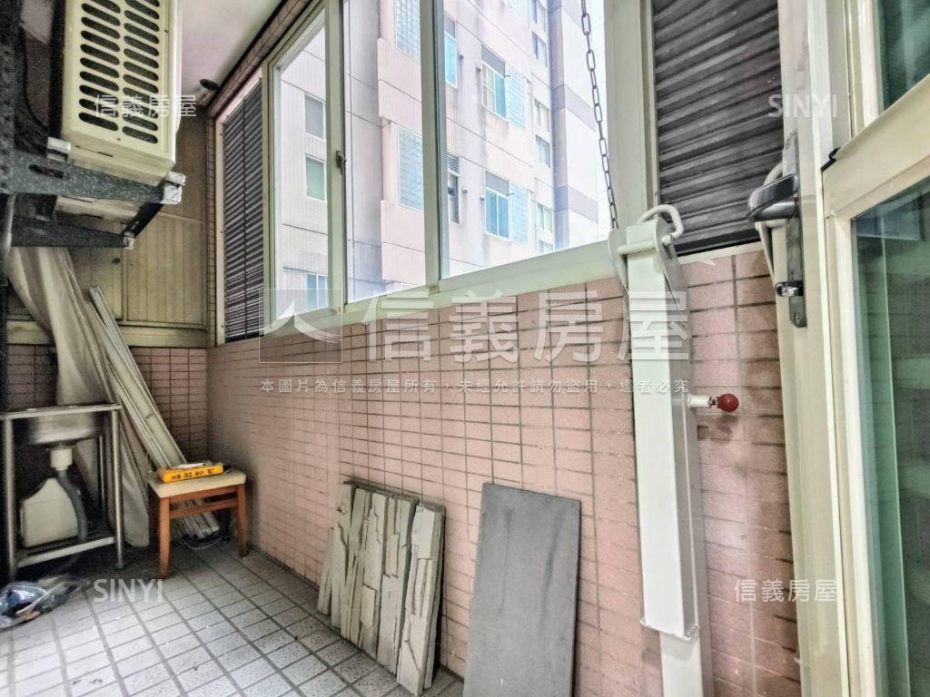 海悅河景捷運２房車位房屋室內格局與周邊環境