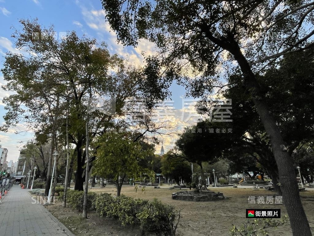 近成大約八米寬前景金店面房屋室內格局與周邊環境