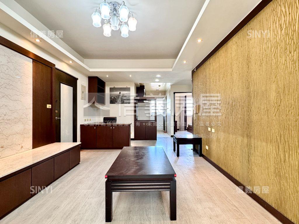 近遠百捷運Ｒ８站兩房房屋室內格局與周邊環境