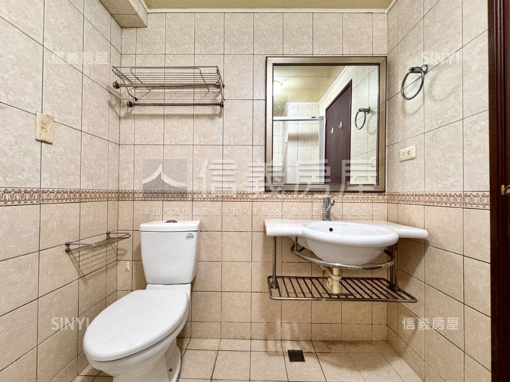 近遠百捷運Ｒ８站兩房房屋室內格局與周邊環境