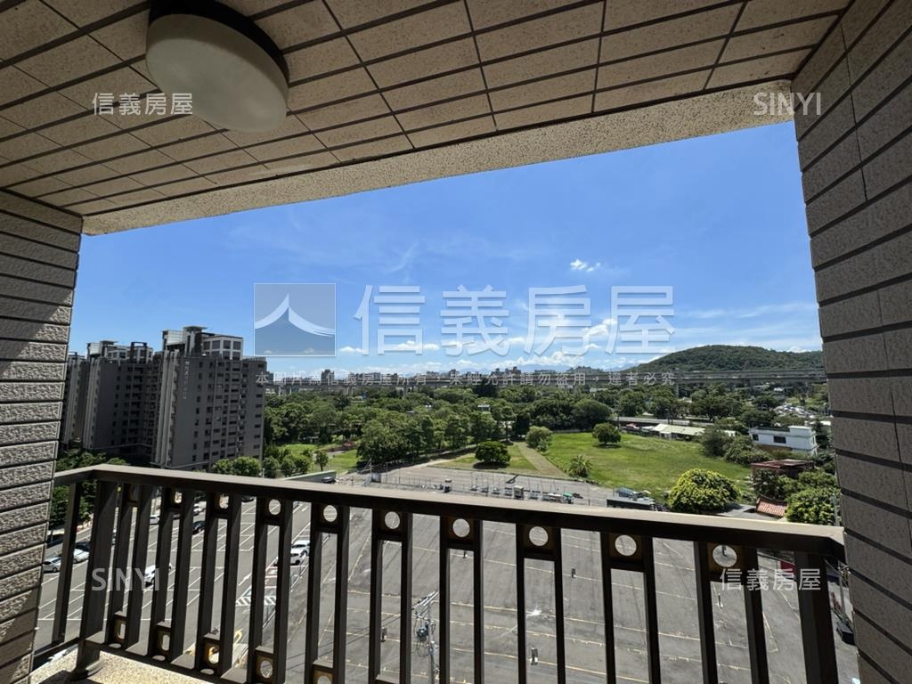 鴻築新巴黎景觀兩房車位房屋室內格局與周邊環境