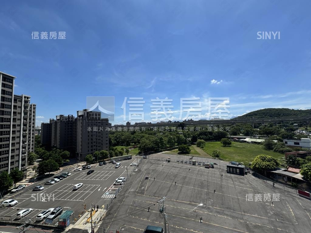 鴻築新巴黎景觀兩房車位房屋室內格局與周邊環境