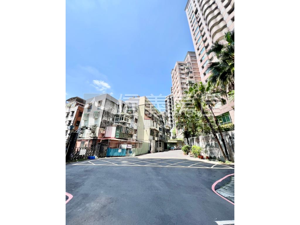圓山芳鄰三房平面車位房屋室內格局與周邊環境