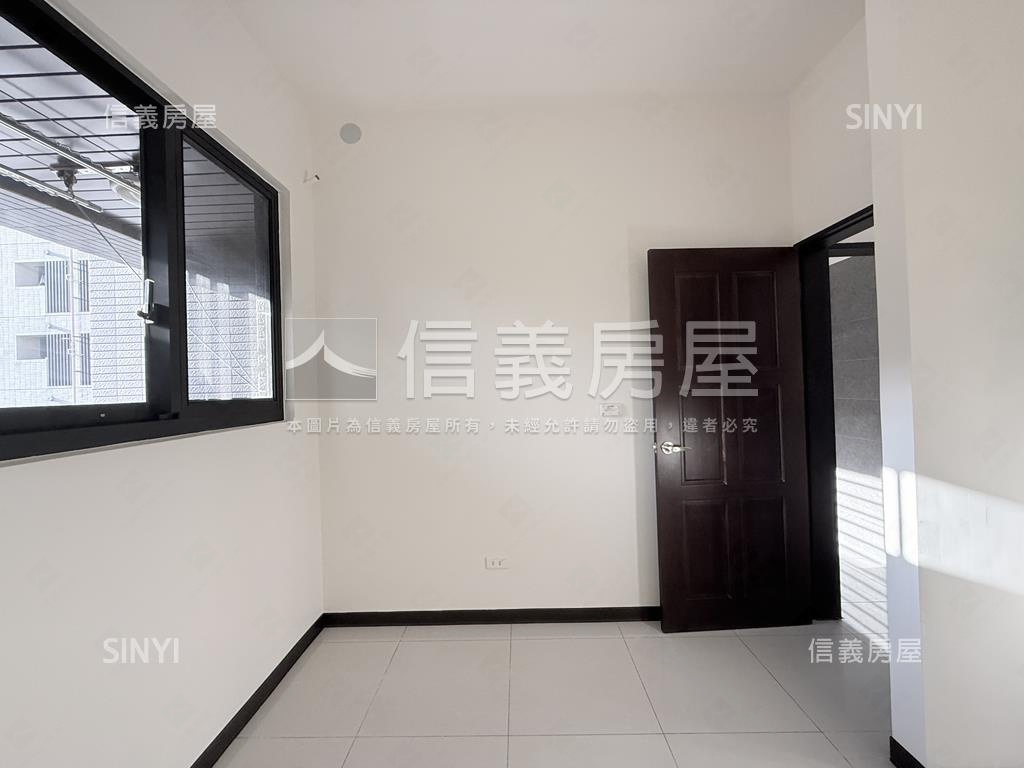 家自慢景觀全新三房房屋室內格局與周邊環境