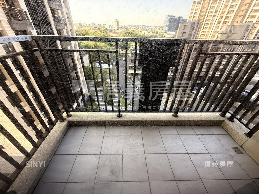 家自慢景觀全新三房房屋室內格局與周邊環境