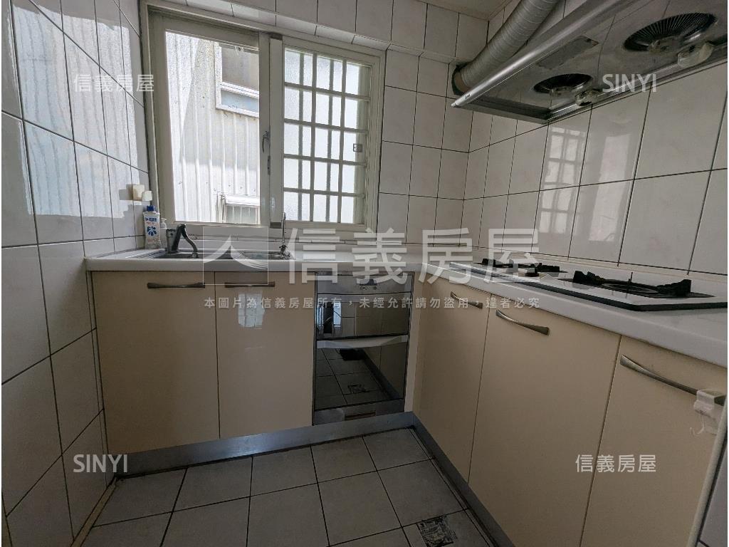 立仁路臨路震後透天房屋室內格局與周邊環境