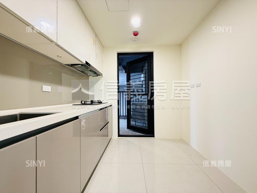 國泰ＴＨＥＰＡＲＫ美宅房屋室內格局與周邊環境