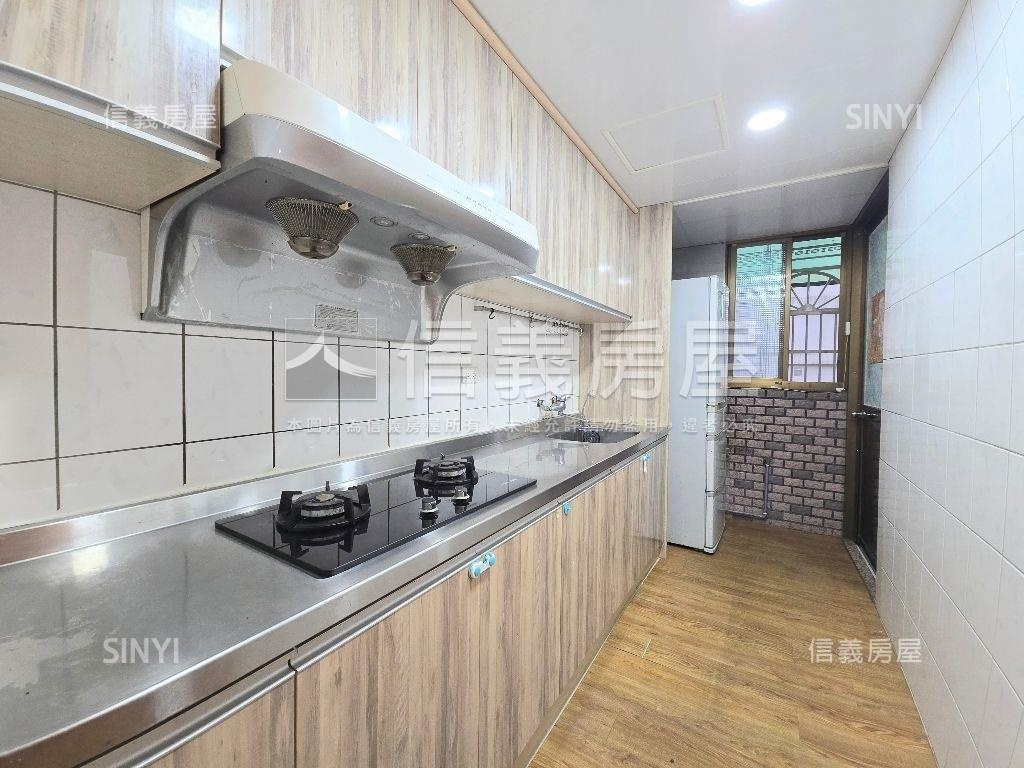 獨立車位➤電梯三房房屋室內格局與周邊環境