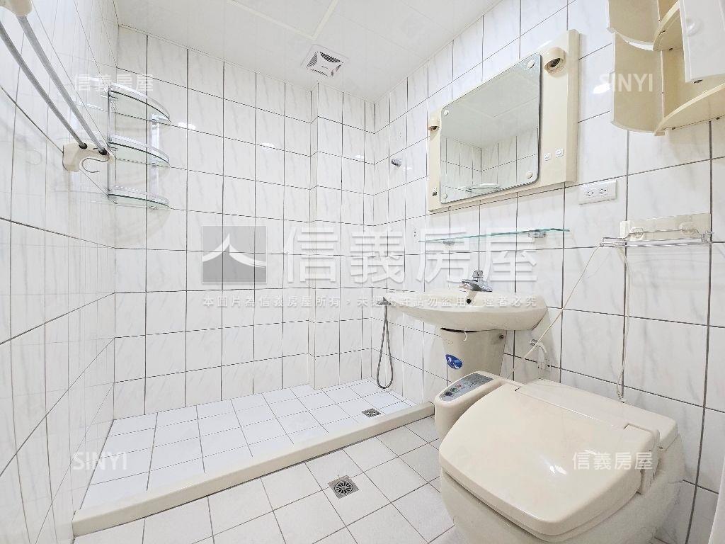 獨立車位➤電梯三房房屋室內格局與周邊環境