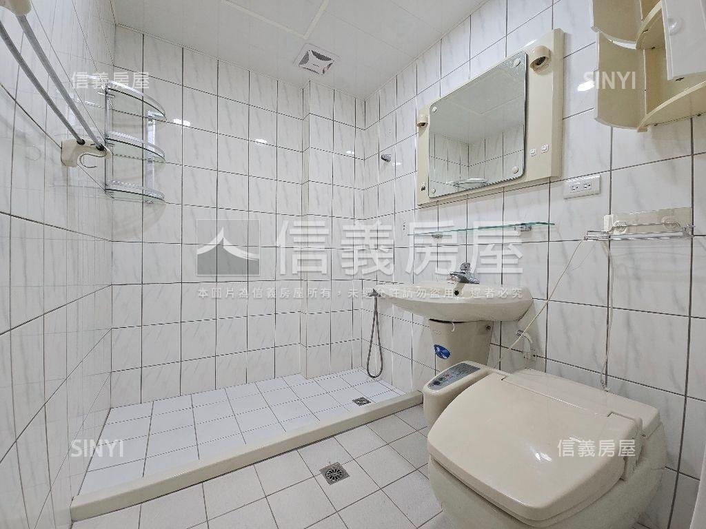 獨立車位➤電梯三房房屋室內格局與周邊環境