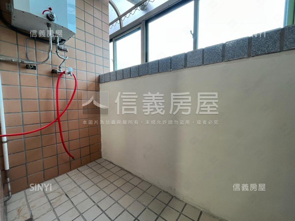 龍岡美妝整新大３房房屋室內格局與周邊環境