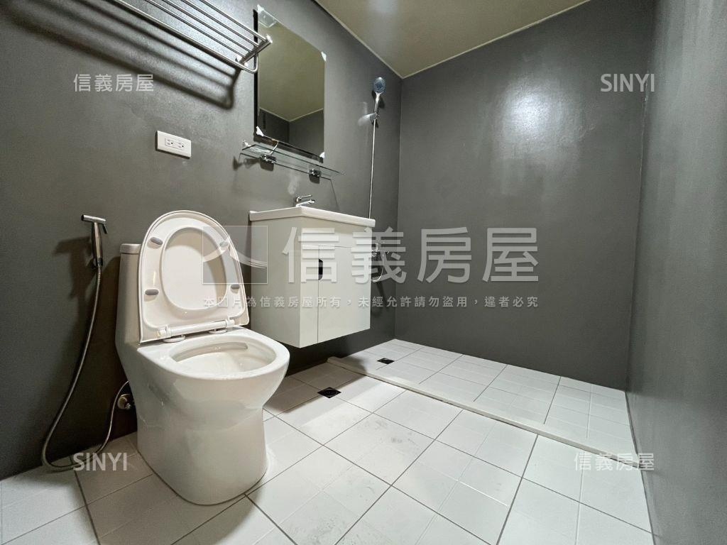 龍岡美妝整新大３房房屋室內格局與周邊環境